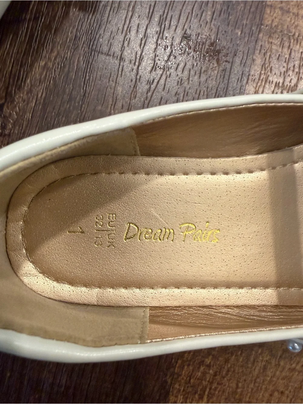 Dream pairs Girls White Pearl-Embellished Mary Jane Dress Shoes